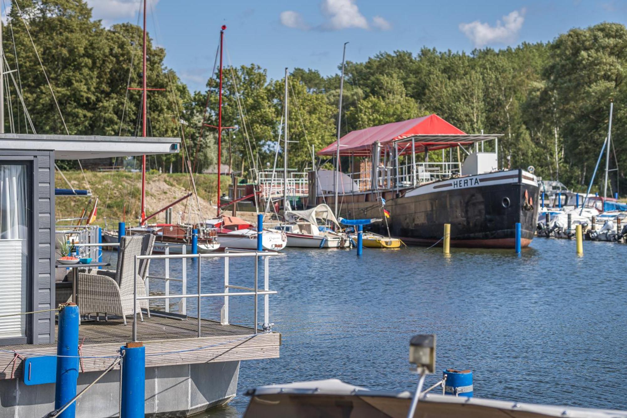 Neuhof  Marina Martinshafen - Lotsenhaus酒店 外观 照片