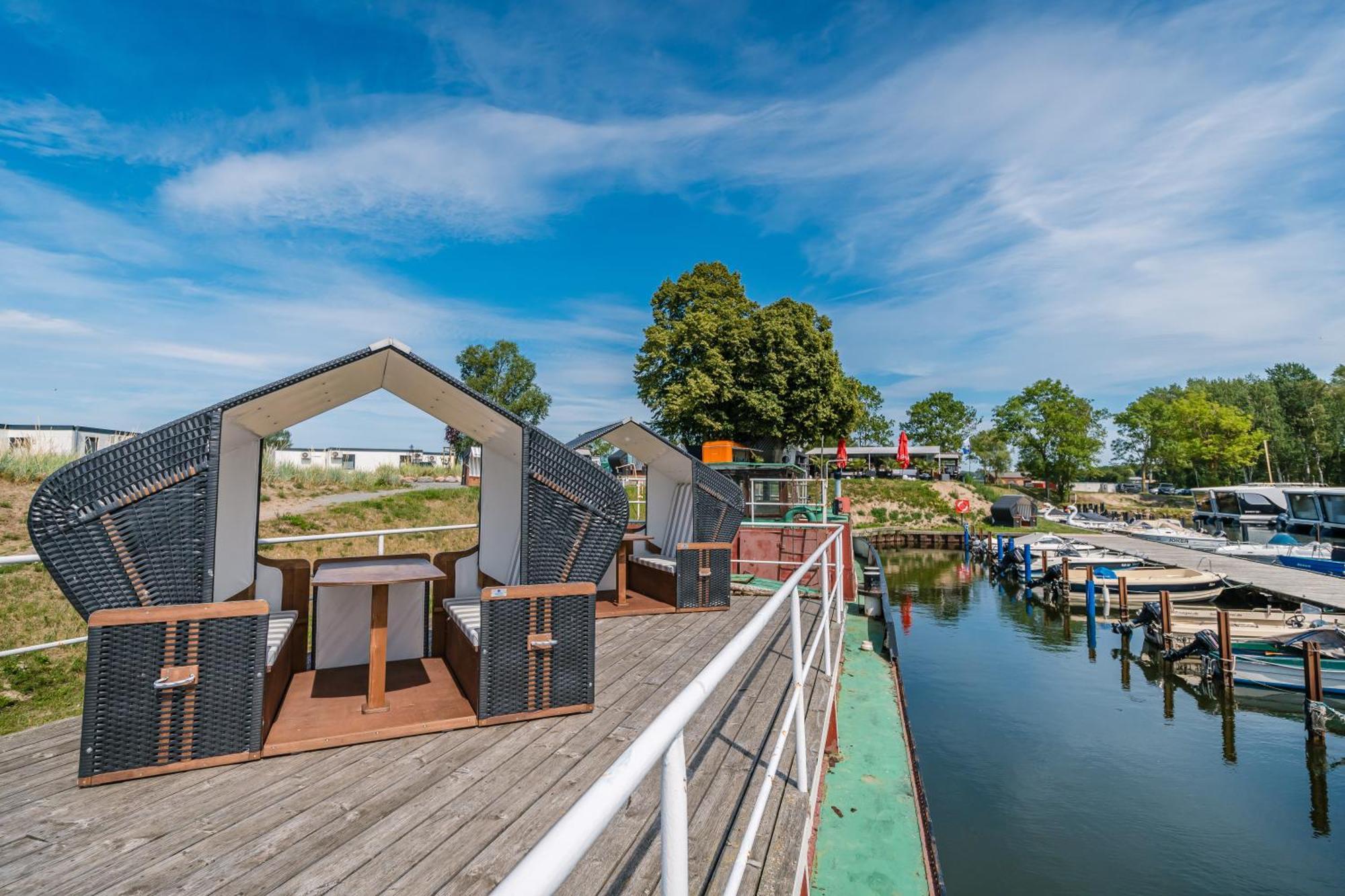 Neuhof  Marina Martinshafen - Lotsenhaus酒店 外观 照片