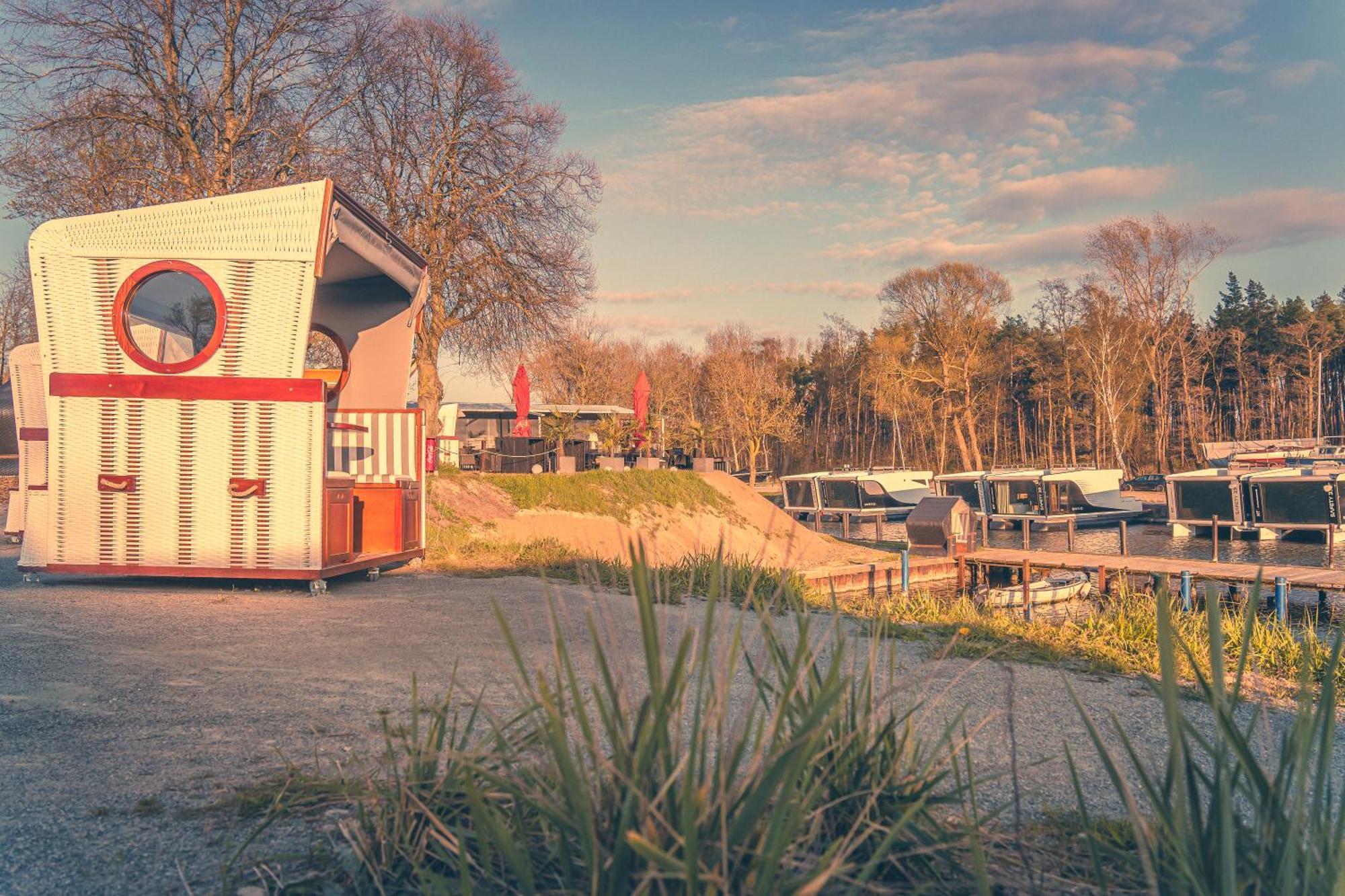 Neuhof  Marina Martinshafen - Lotsenhaus酒店 外观 照片