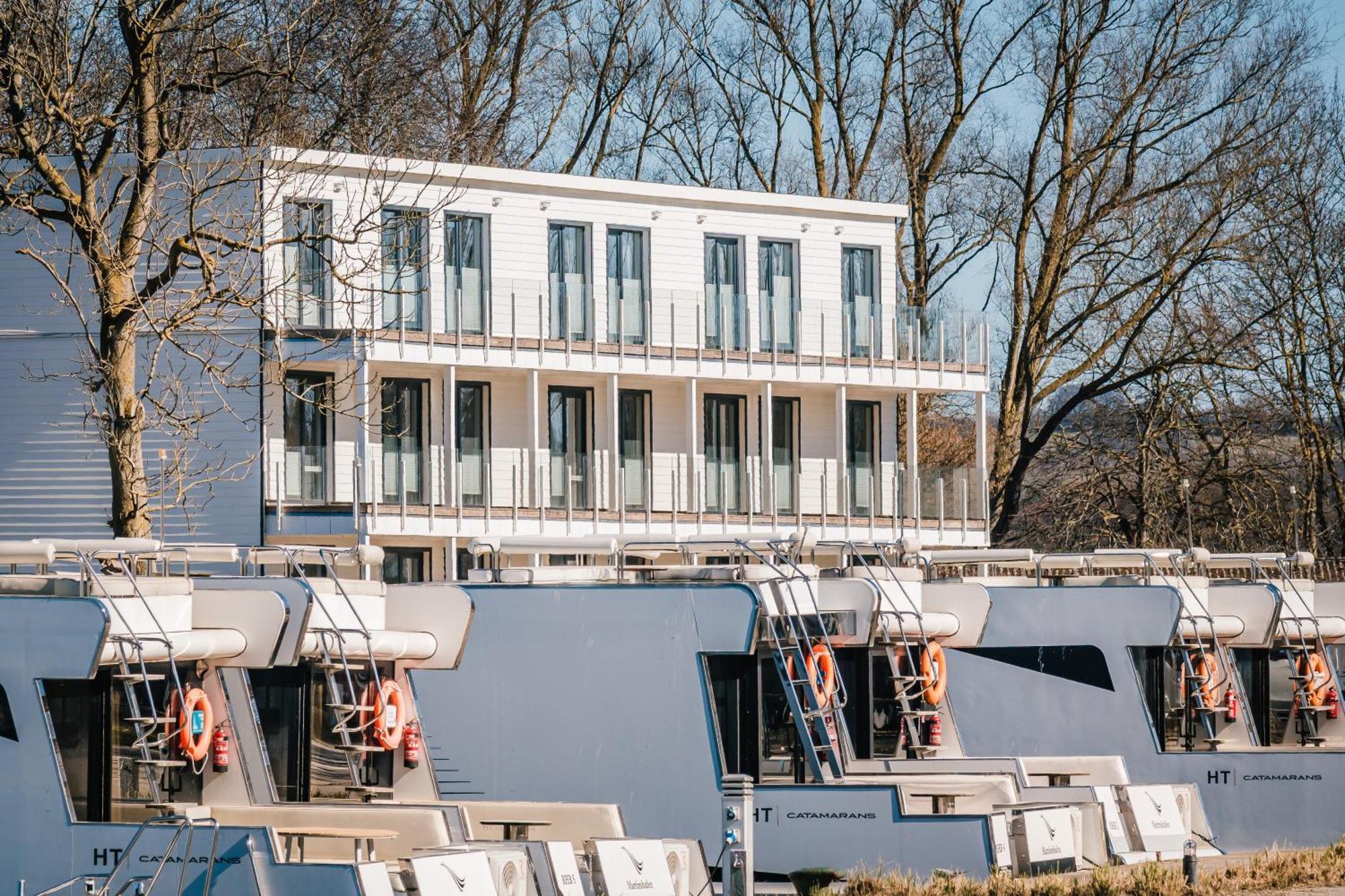 Neuhof  Marina Martinshafen - Lotsenhaus酒店 外观 照片